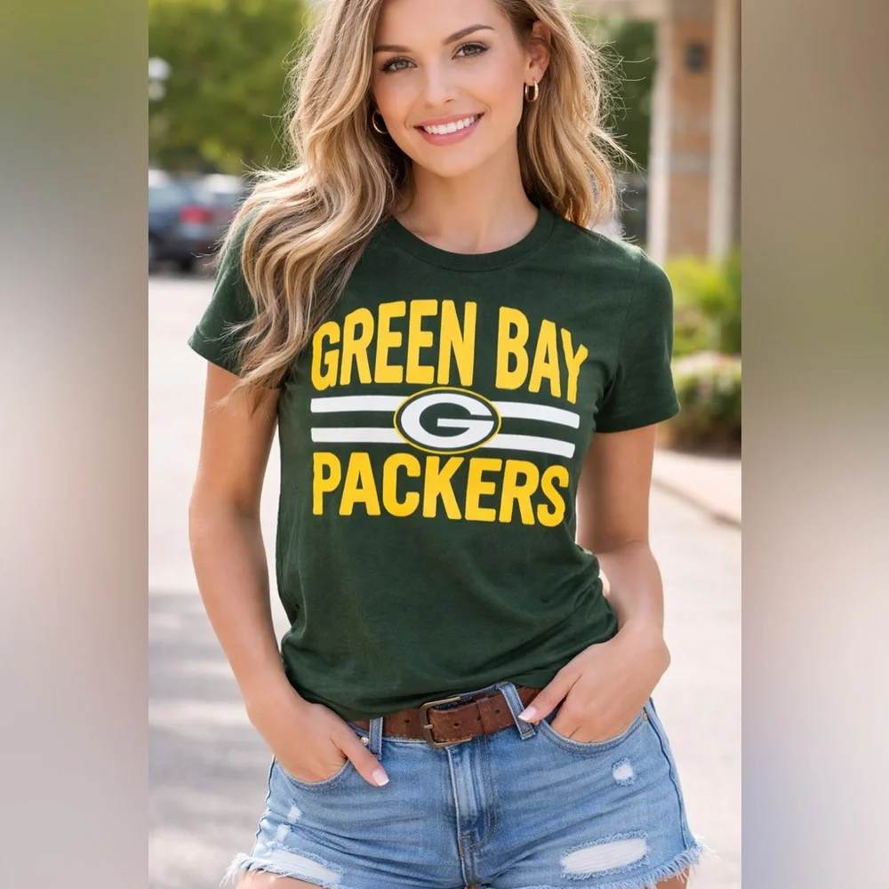 Green Bay Packers Women’s Graphic Tee – NWT - Picture 1 of 5